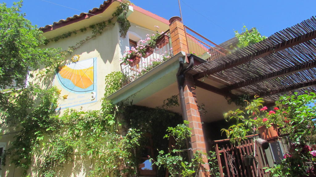 丽蕾塔祖母住宿加早餐旅馆 住宿加早餐酒店 拉努塞伊